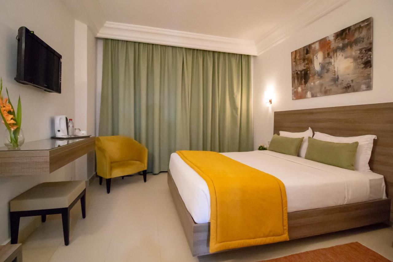 El Oumara Hotel Tunis Buitenkant foto
